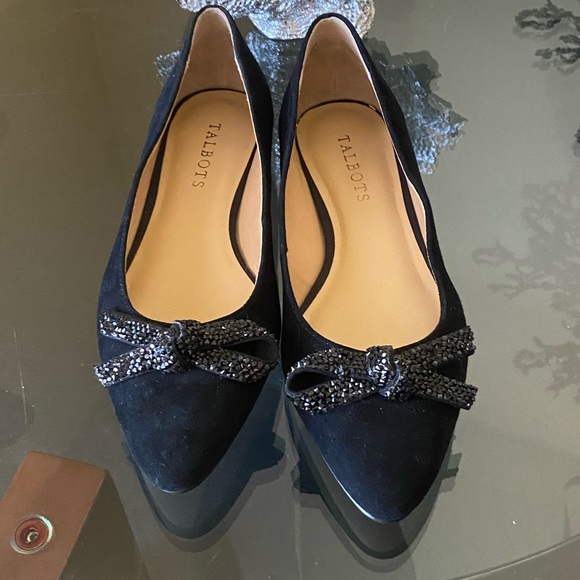 Talbots Black Suede Flats With bow Embellishments - Picture 11 of 14